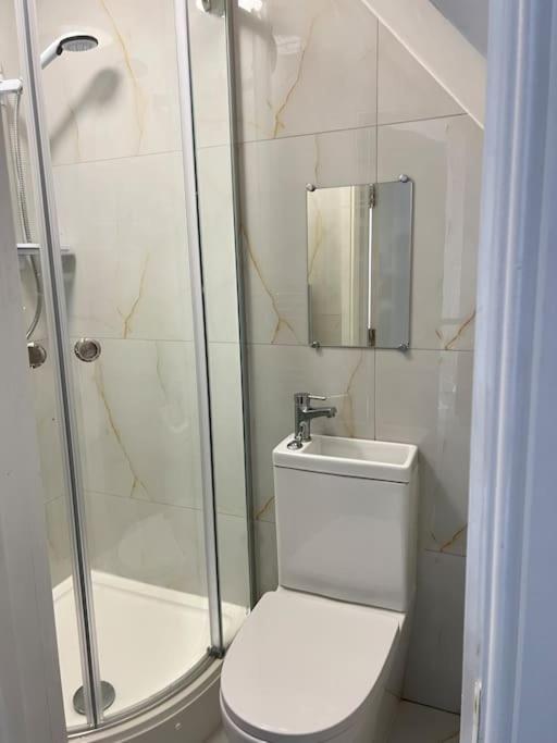 Catherine 5 Bedroom House 크루 외부 사진