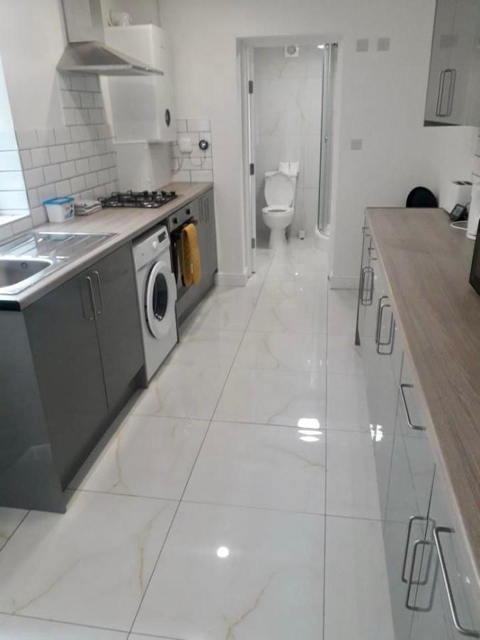 Catherine 5 Bedroom House 크루 외부 사진