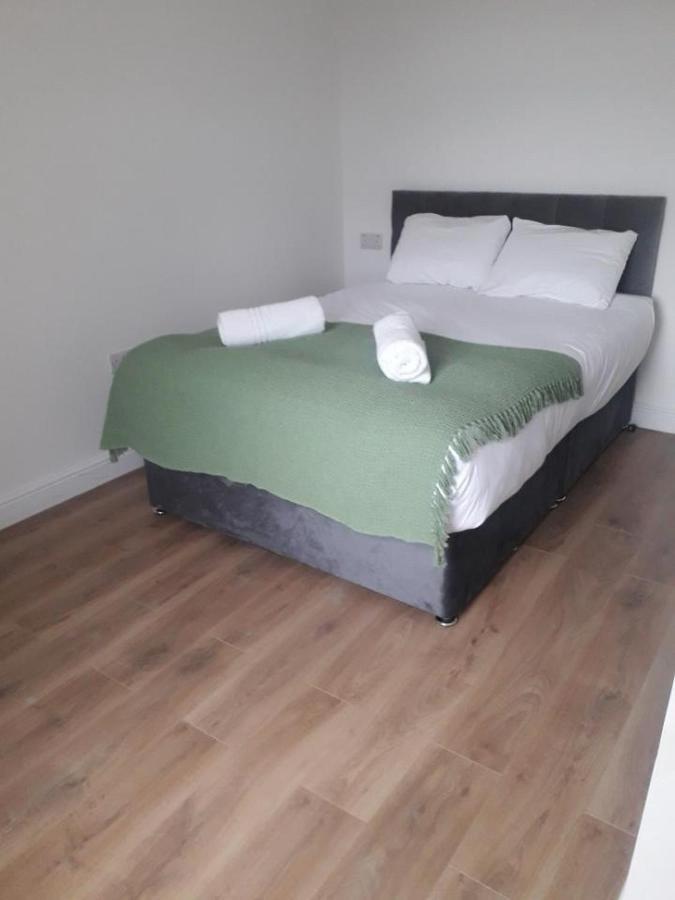 Catherine 5 Bedroom House 크루 외부 사진