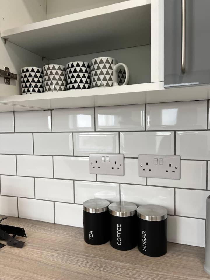 Catherine 5 Bedroom House 크루 외부 사진