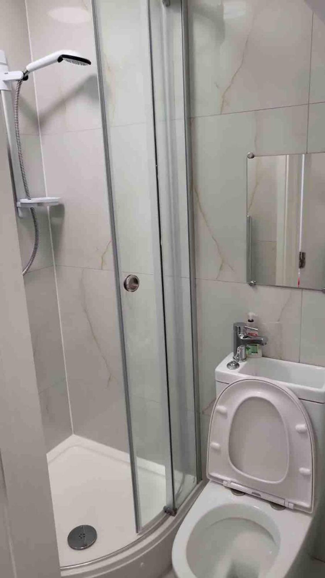 Catherine 5 Bedroom House 크루 외부 사진